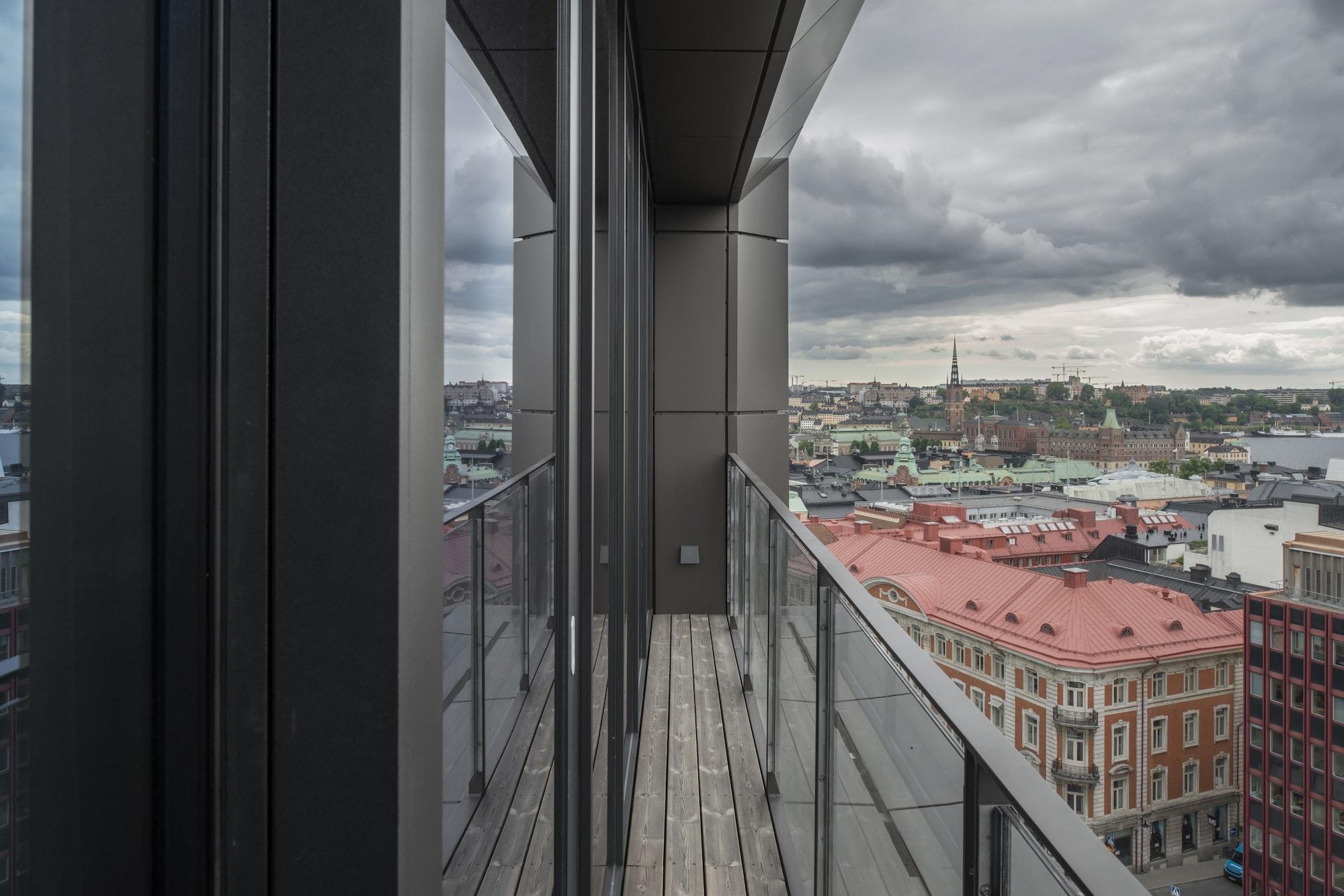 Hotel At Six 5*