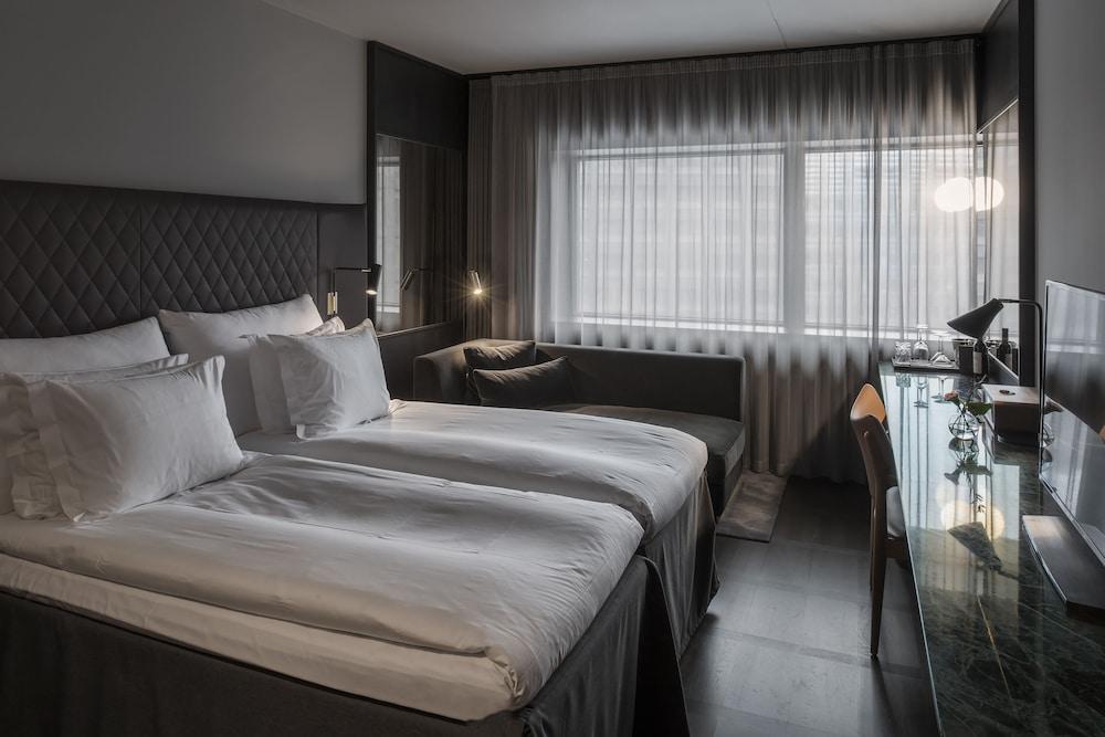 At Six Hotel